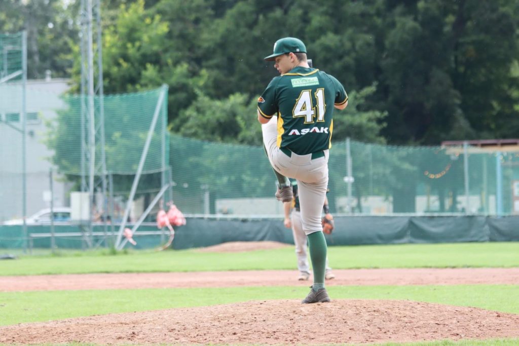 ASAK Athletics holen einen Sieg beim Vize-Meister