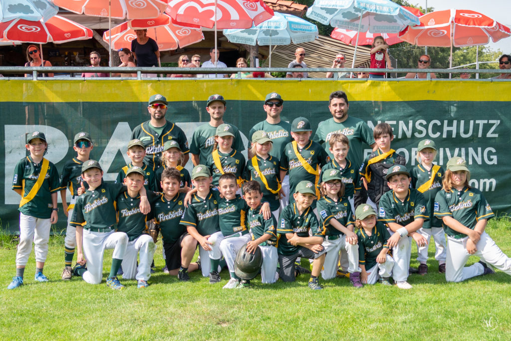 U8 und U10 Firebirds liefern spannenden Baseballtag bei strahlendem Sonnenschein