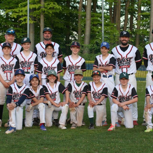 Little League Premiere mit 5 Firebirds Little League Premiere mit 5 Firebirds